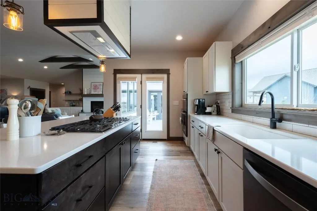100 Colony Manhattan MT 59741