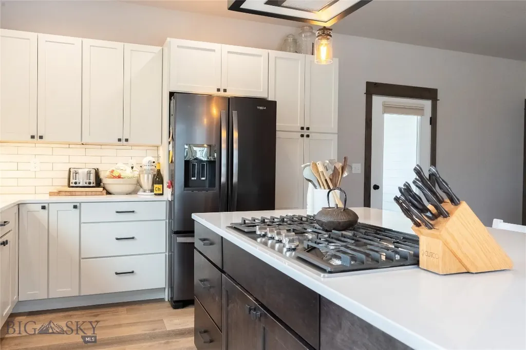 100 Colony Manhattan MT 59741