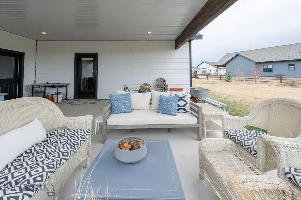 100 Colony Manhattan MT 59741