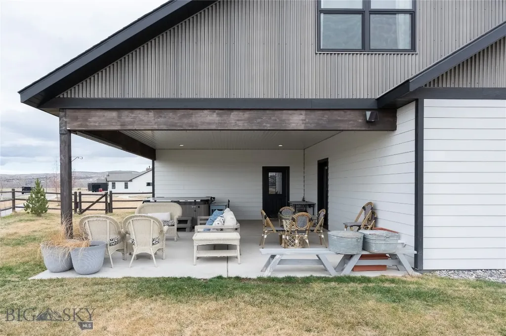 100 Colony Manhattan MT 59741