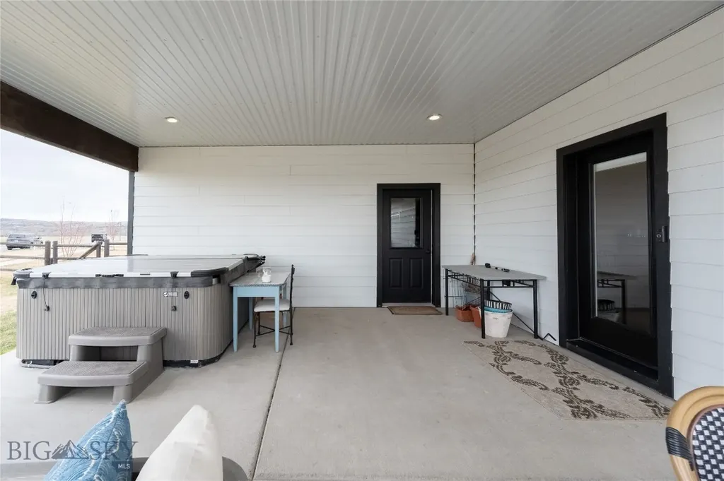 100 Colony Manhattan MT 59741