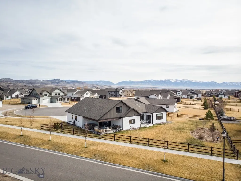 100 Colony Manhattan MT 59741