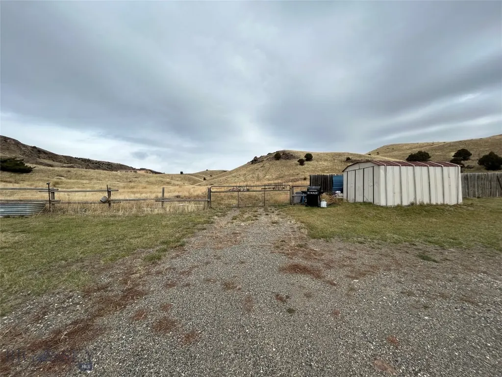 5 Aquila Lane Emigrant MT 59027