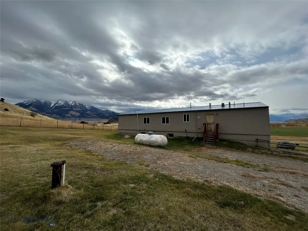 5 Aquila Lane Emigrant MT 59027