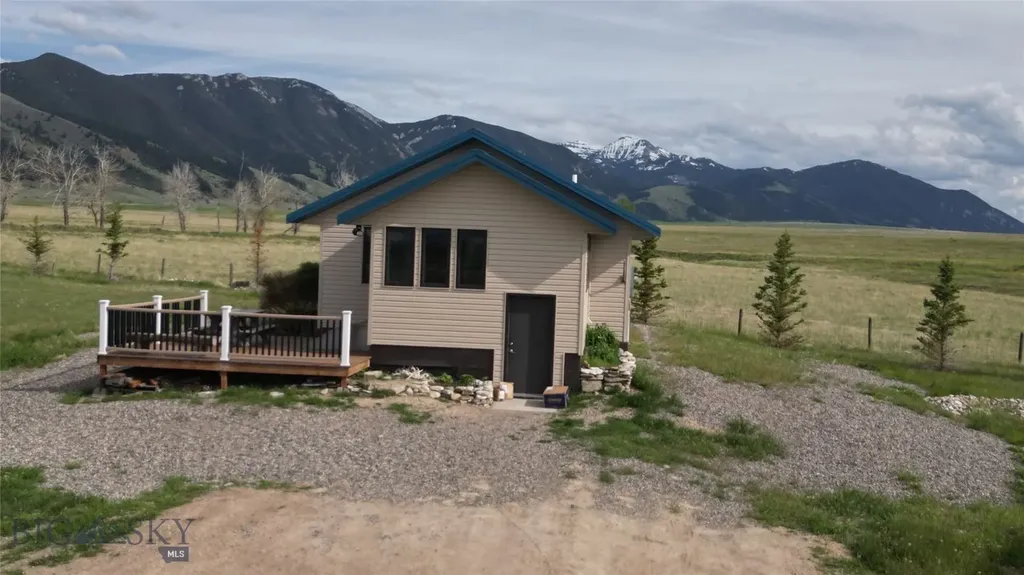 36 Rowdy Ennis MT 59729