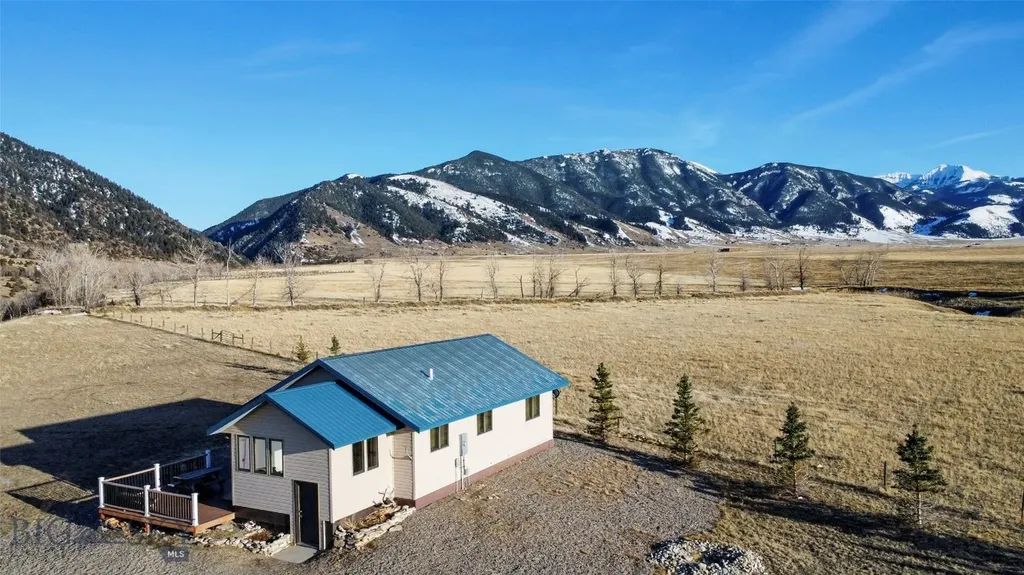 36 Rowdy Ennis MT 59729