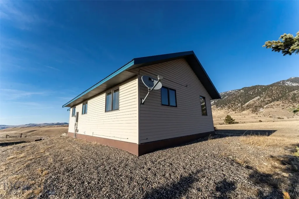 36 Rowdy Ennis MT 59729