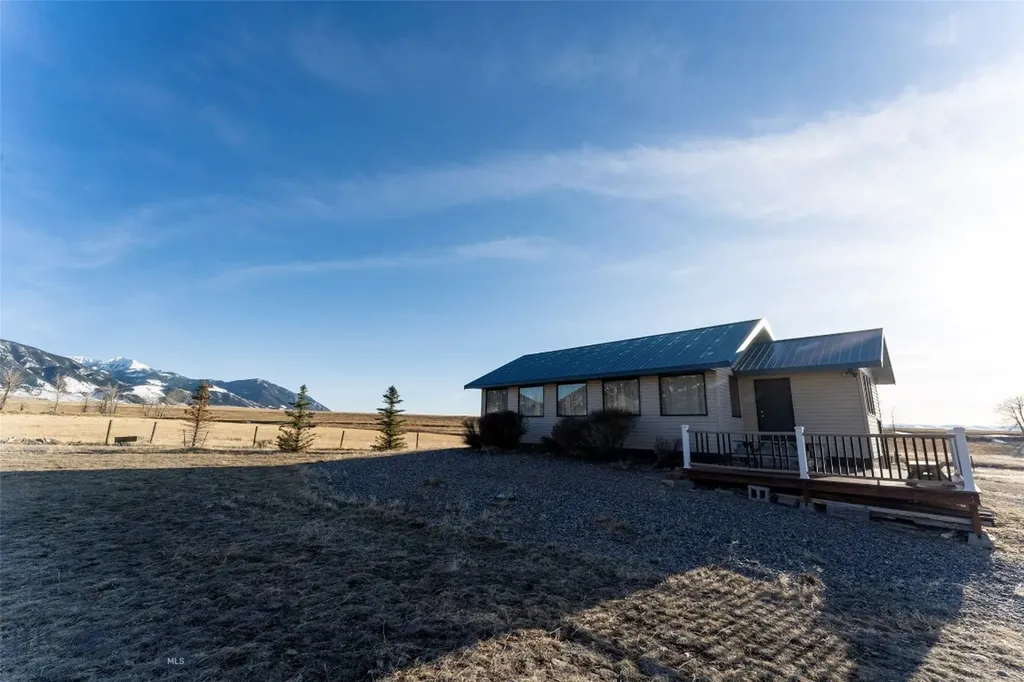36 Rowdy Ennis MT 59729