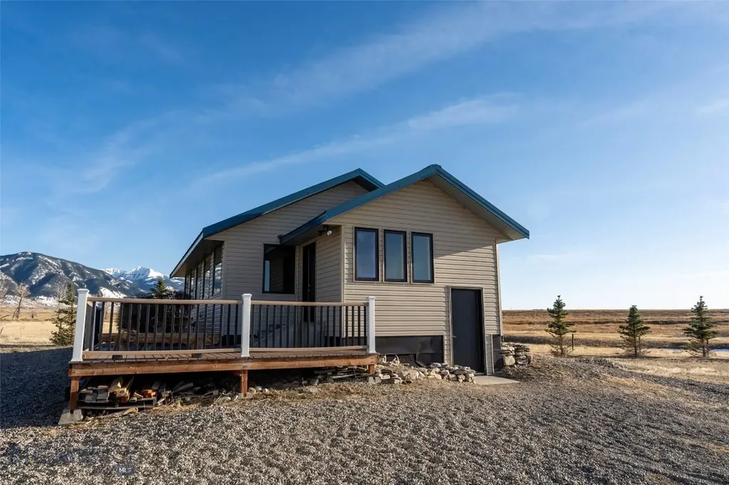 36 Rowdy Ennis MT 59729