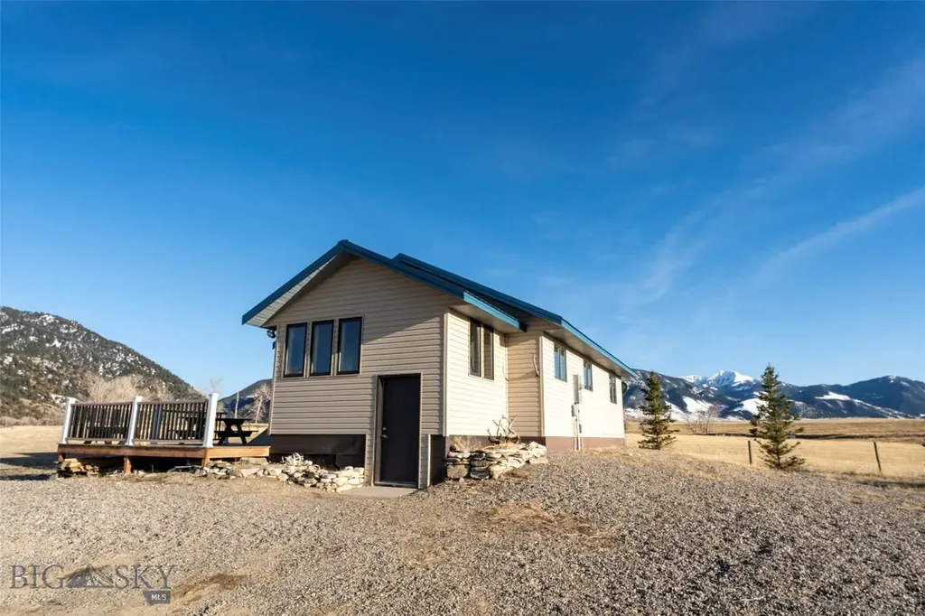 36 Rowdy Ennis MT 59729