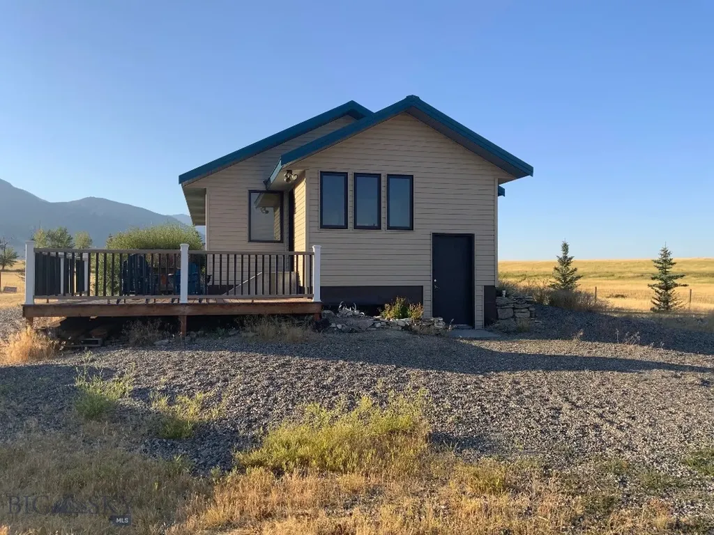 36 Rowdy Ennis MT 59729