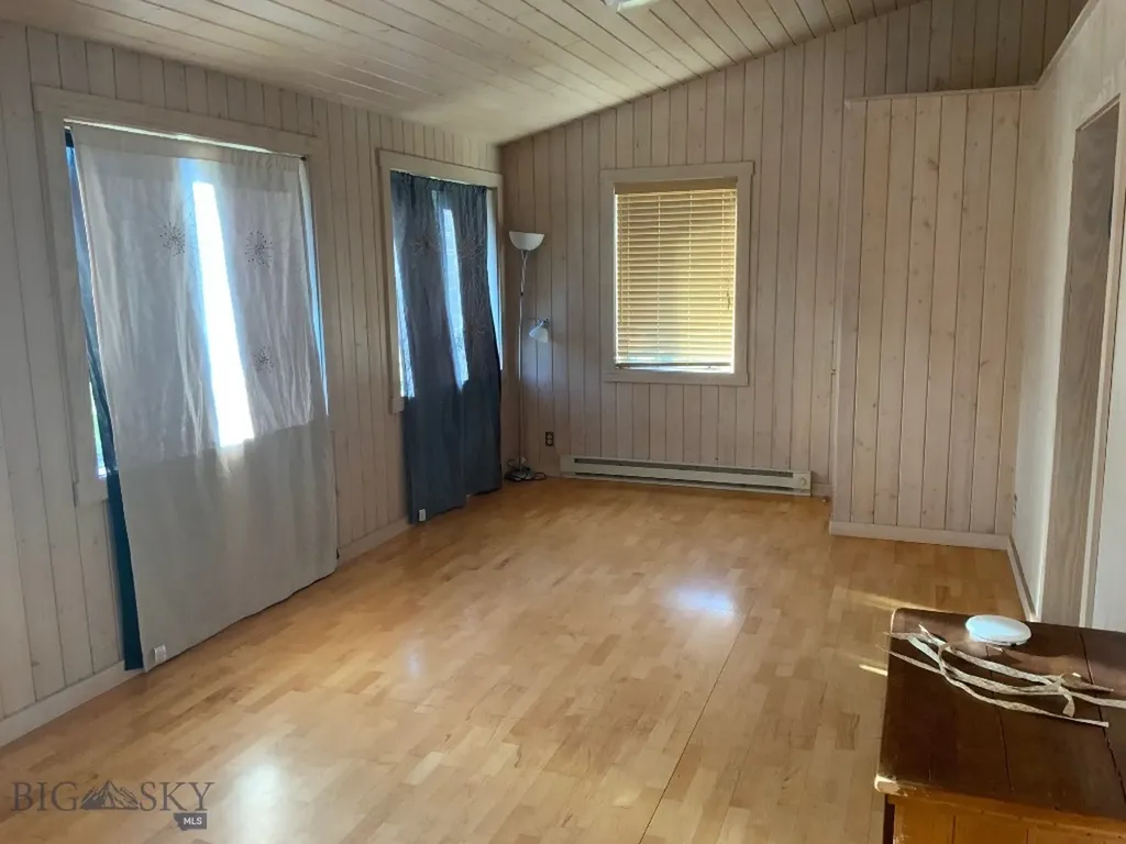 36 Rowdy Ennis MT 59729