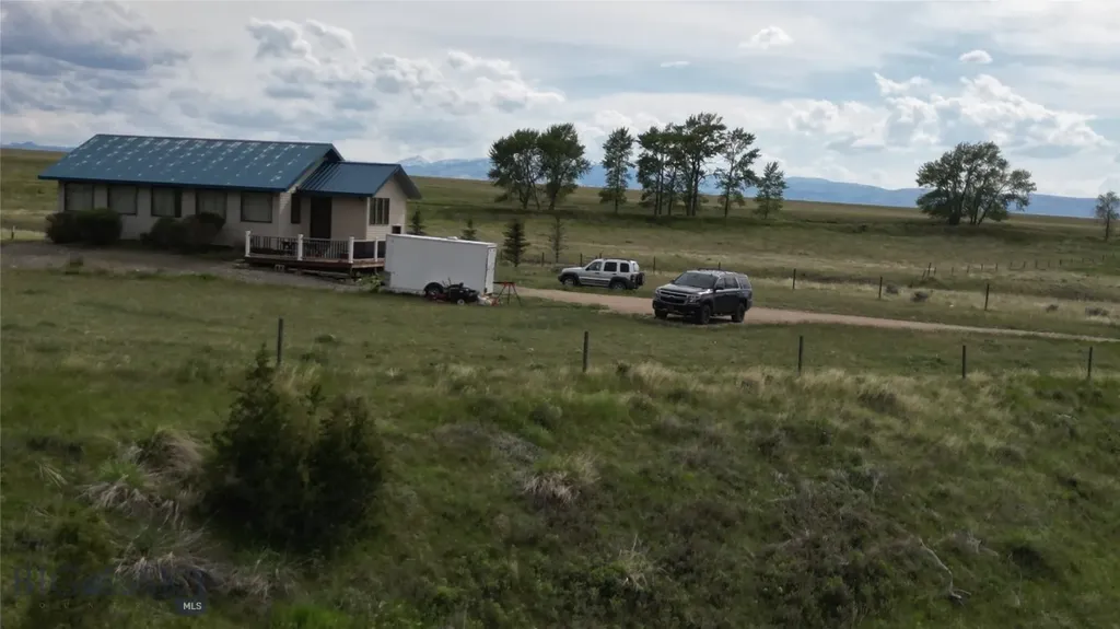 36 Rowdy Ennis MT 59729