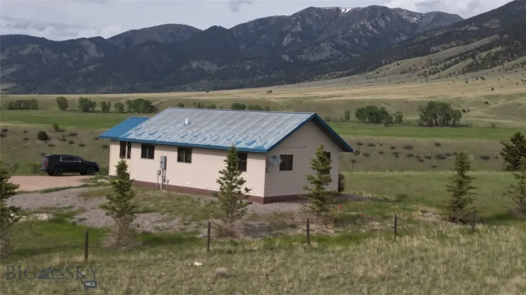 36 Rowdy Ennis MT 59729