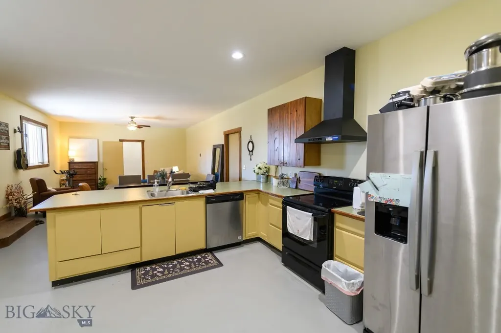 46 Tuke Lane Sheridan MT 59749