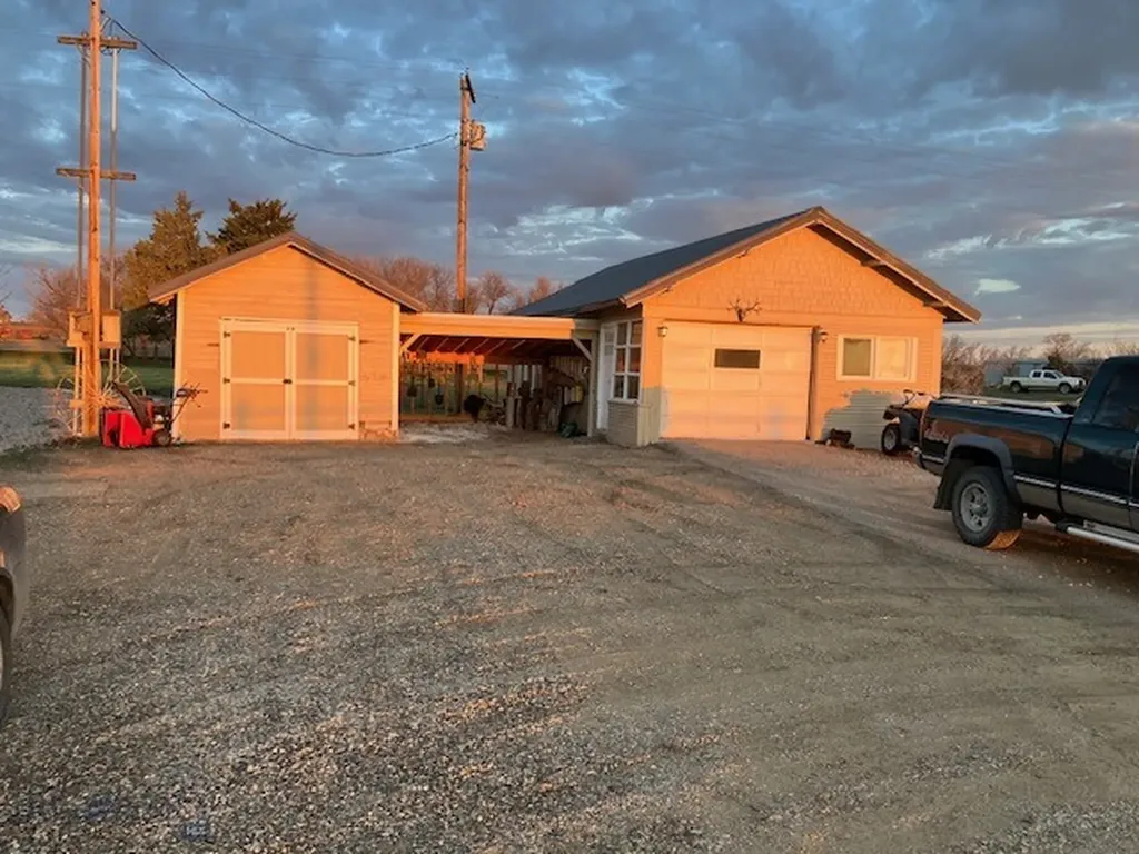 112 6th Avenue N Winifred MT 59489
