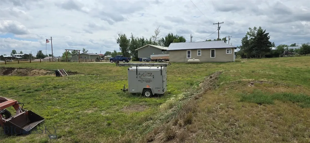 112 6th Avenue N Winifred MT 59489