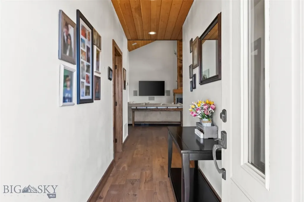 108 Deerfoot Trail Ennis MT 59729