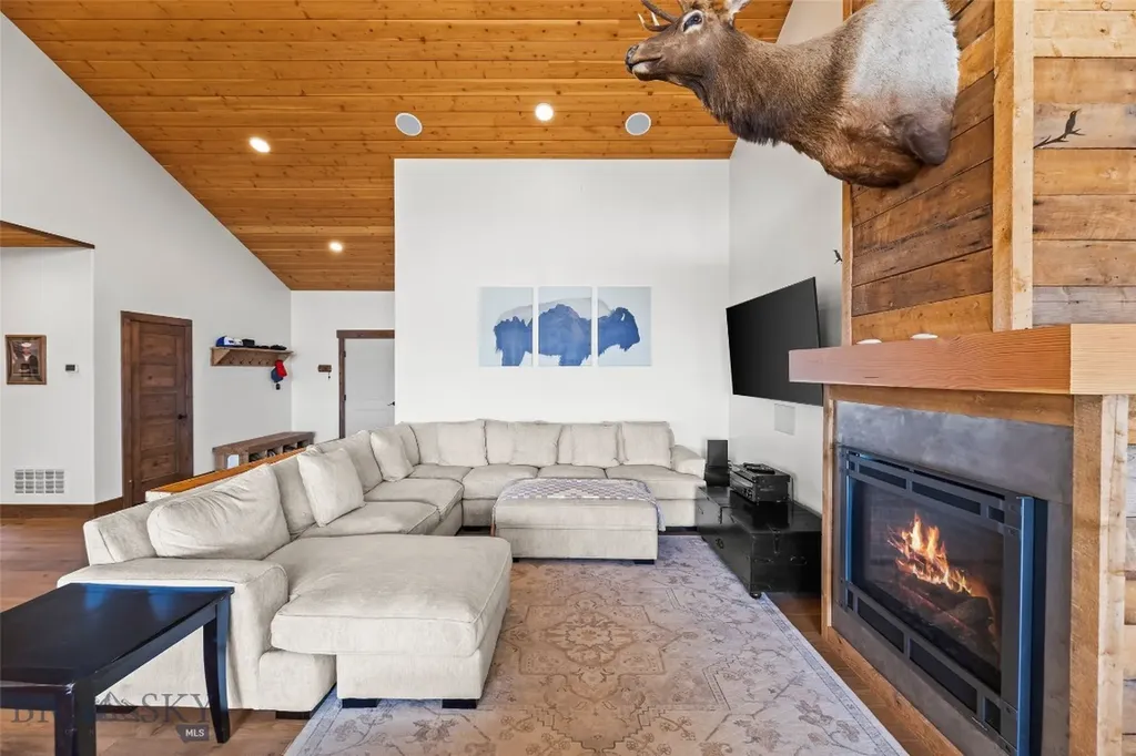 108 Deerfoot Trail Ennis MT 59729