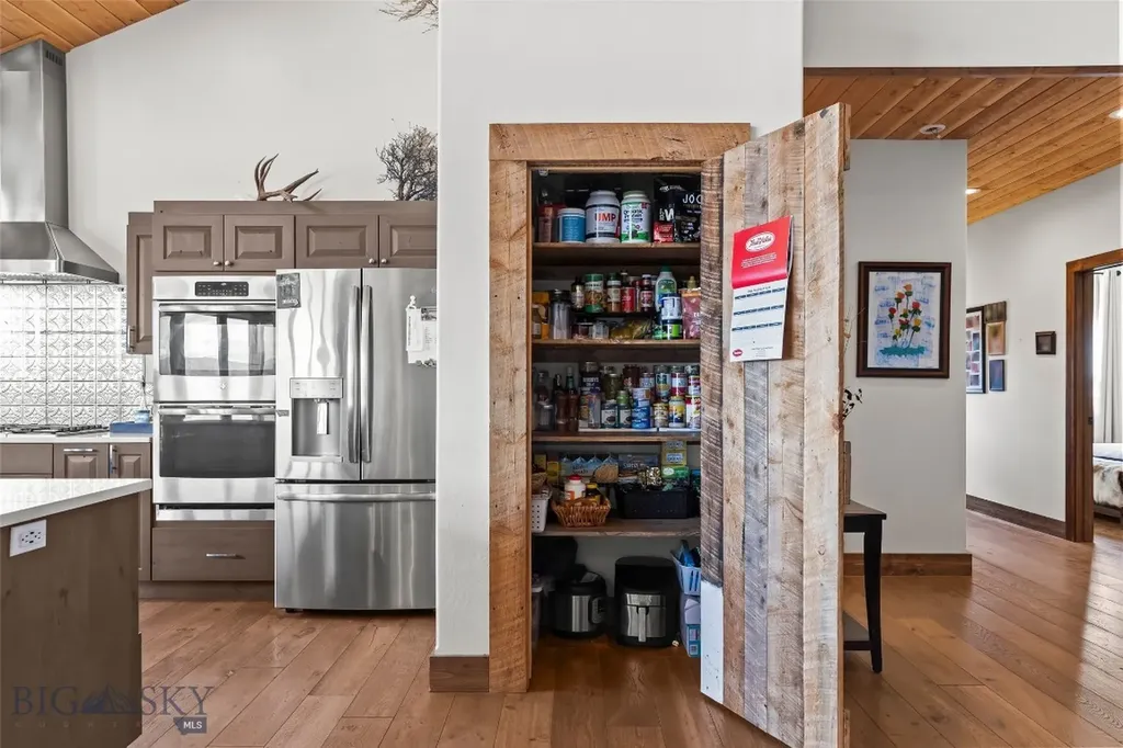 108 Deerfoot Trail Ennis MT 59729
