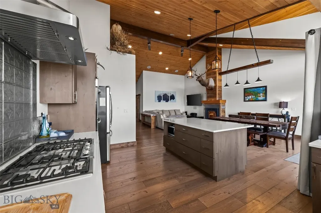 108 Deerfoot Trail Ennis MT 59729