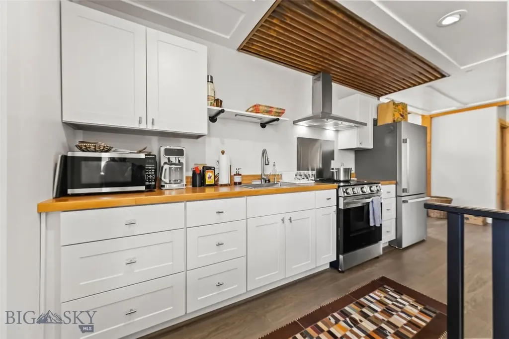 108 Deerfoot Trail Ennis MT 59729