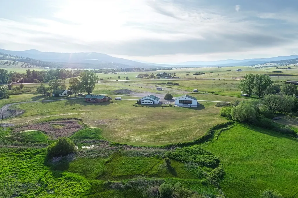 43793 Pinot Noir Loop Dayton MT 59914
