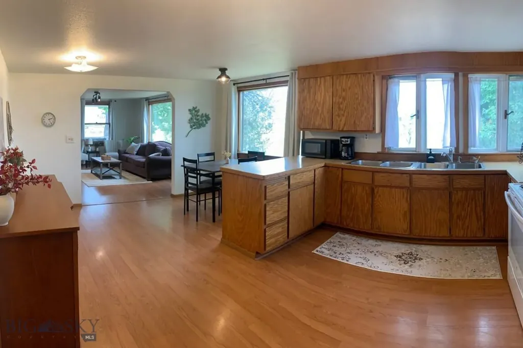 43793 Pinot Noir Loop Dayton MT 59914