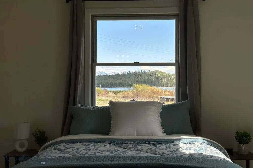 43793 Pinot Noir Loop Dayton MT 59914