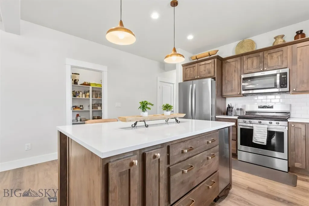 897 White Horse Loop Bozeman MT 59718