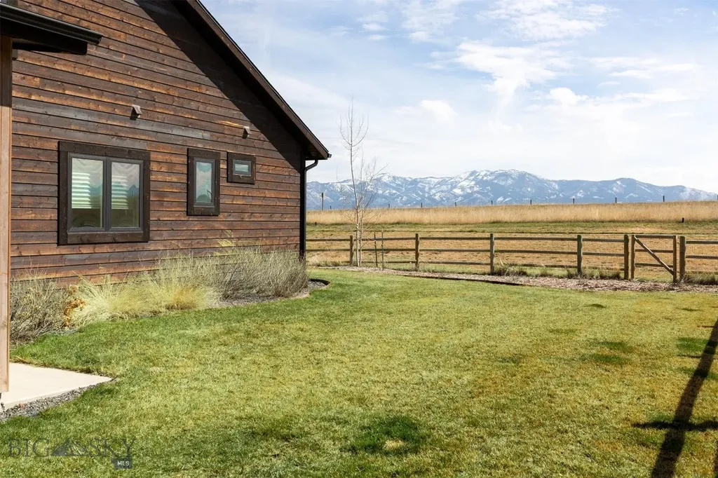 897 White Horse Loop Bozeman MT 59718