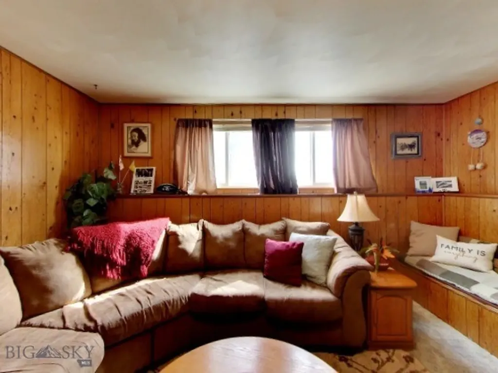 214 Beaverhead Lane Dillon MT 59725