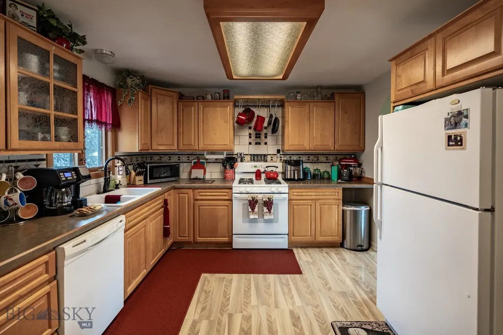 214 Beaverhead Lane Dillon MT 59725