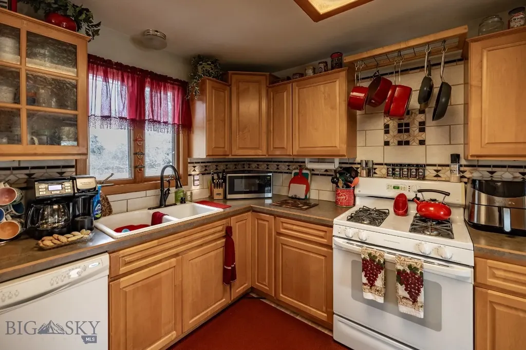 214 Beaverhead Lane Dillon MT 59725