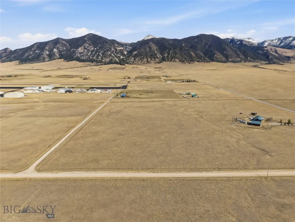 Tbd Lockheed Lot 8a Ennis MT 59729
