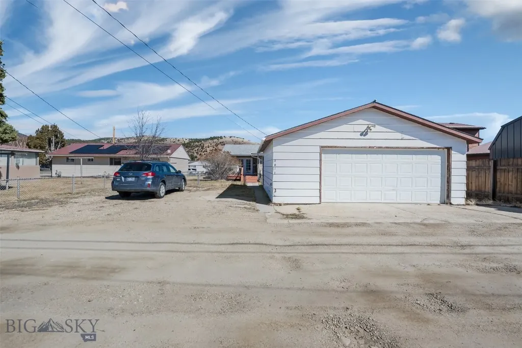 2011 Hamburg Street Anaconda MT 59711