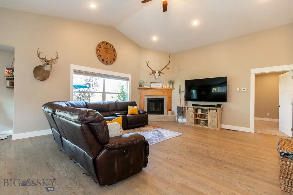 358 Pioneer Crossing Boulevard Manhattan MT 59741
