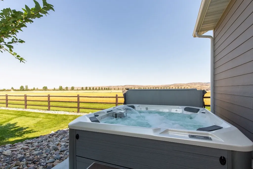 358 Pioneer Crossing Boulevard Manhattan MT 59741