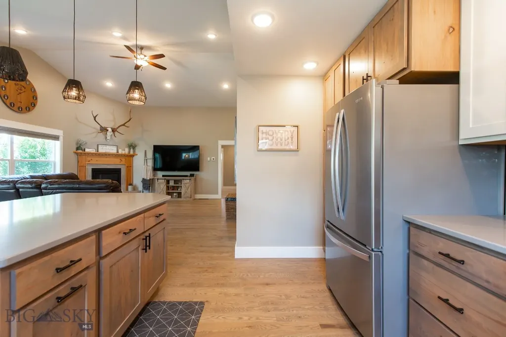 358 Pioneer Crossing Boulevard Manhattan MT 59741