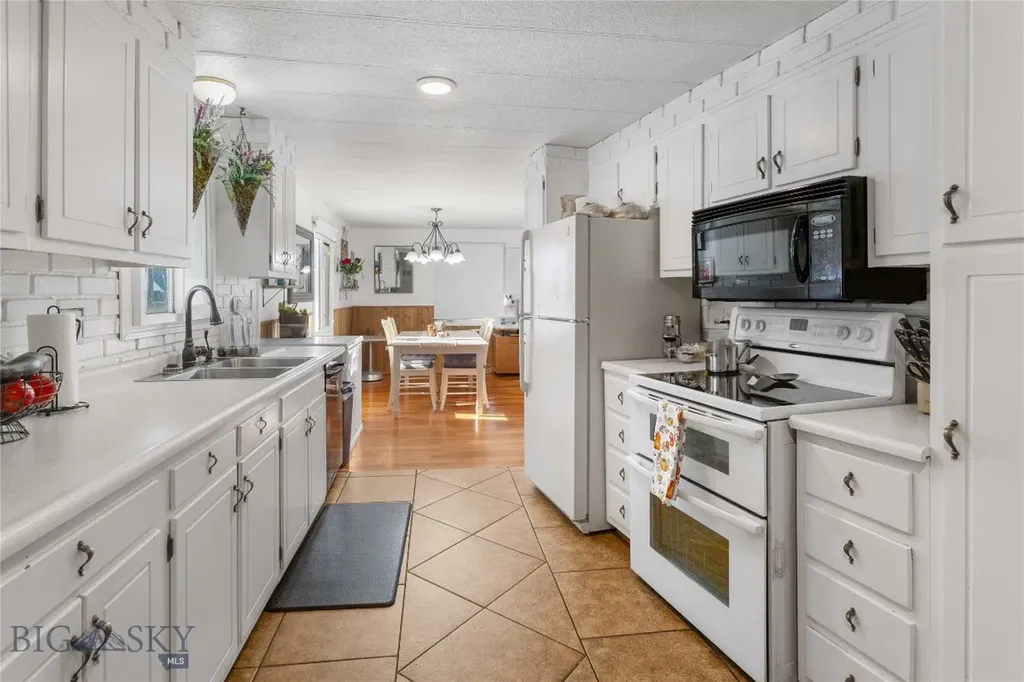 2530 Kossuth Butte MT 59701
