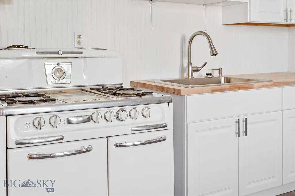 1404 S Warren Butte MT 59701