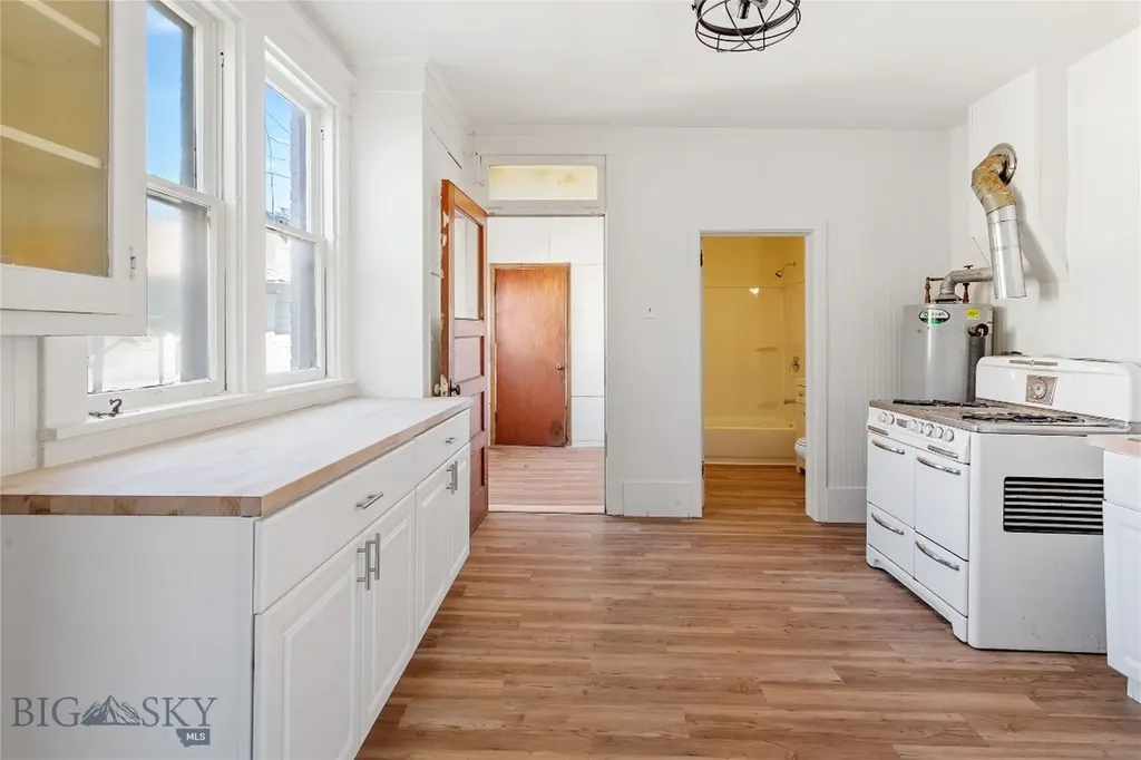 1404 S Warren Butte MT 59701