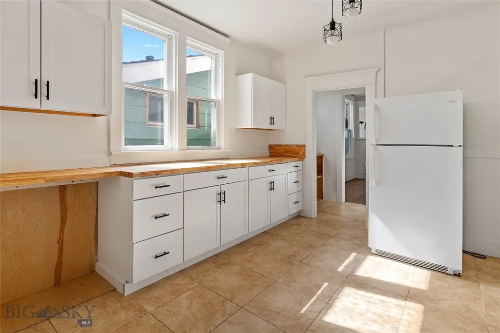 1404 S Warren Butte MT 59701