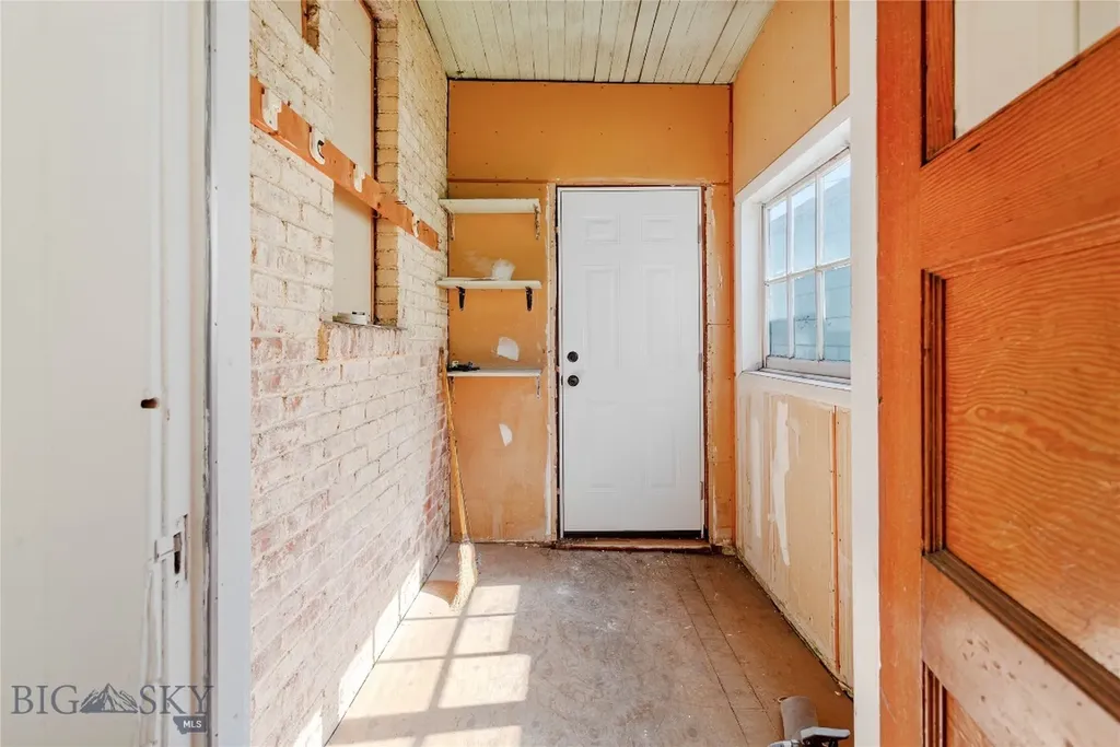 1404 S Warren Butte MT 59701