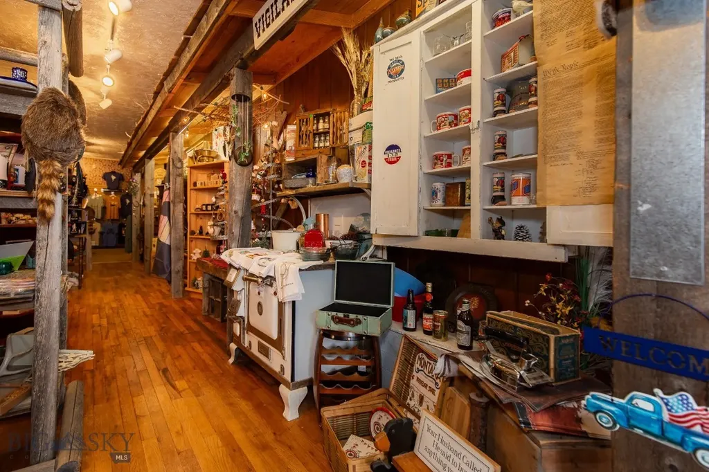 122 W Wallace Street Virginia City MT 59755
