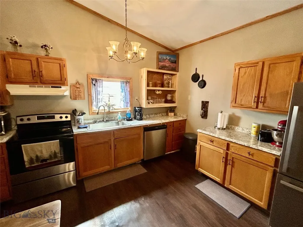 3957 Blacktail Road Dillon MT 59725