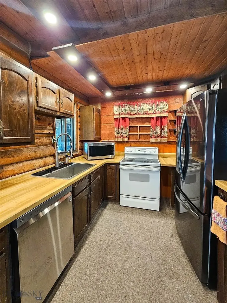 84 Highway 191 Big Timber MT 59011