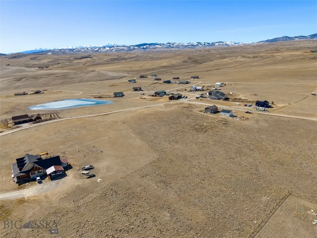12 Hollowtop Three Forks MT 59752