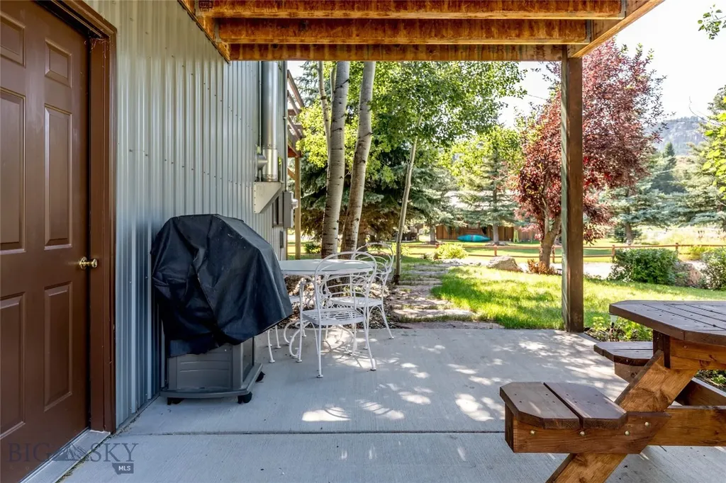 18 Sturdy Lane Cameron MT 59720