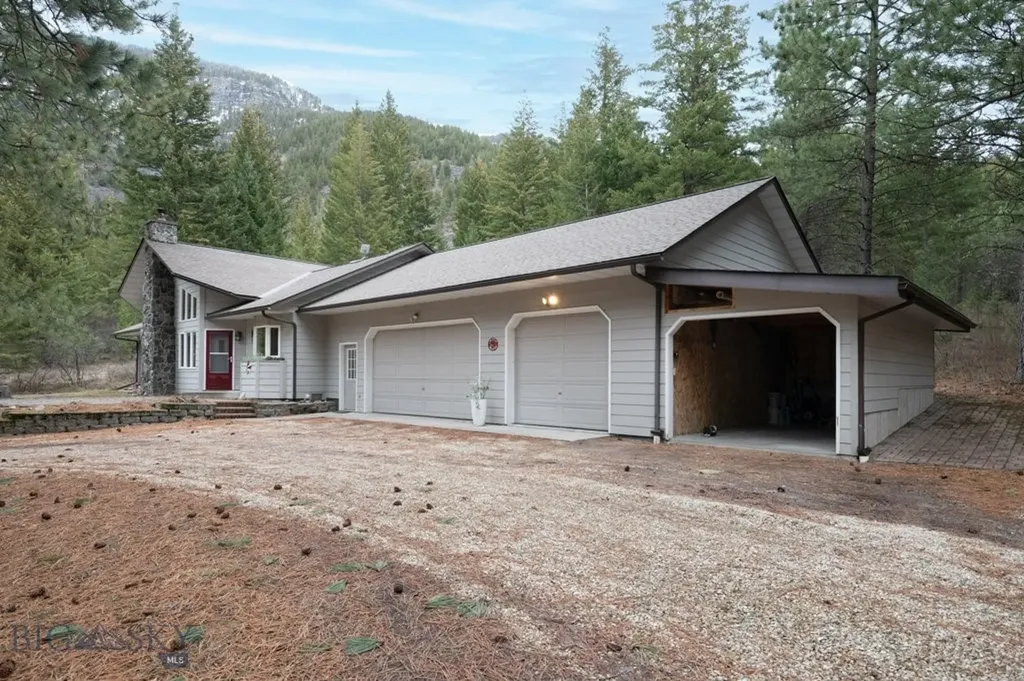 14300 Cambridge Road Bonner MT 59823